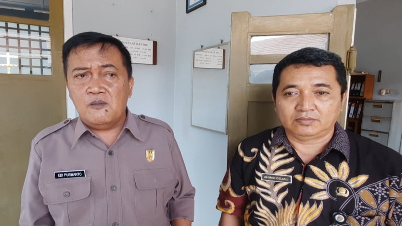 Edi Purwanto (kiri) Ketua Komisi C DPRD Cilacap