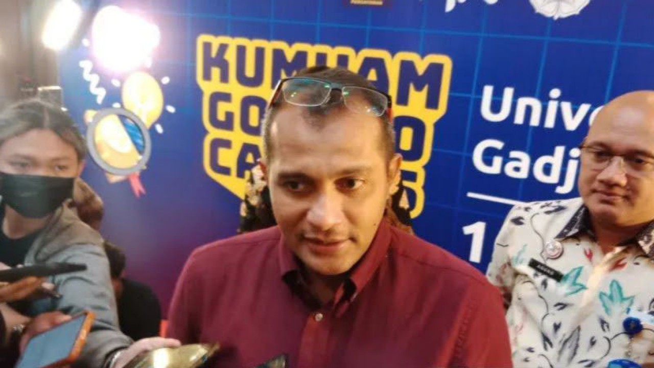 Arsip foto - Wakil Menteri Hukum dan Hak Asasi Manusia Edward Omar Sharif Hiariej di sela acara "Kumham Goes To Campus" di Universitas Gadjah Mada Yogyakarta, Jumat (10/3/2023). ANTARA/Luqman Hakim