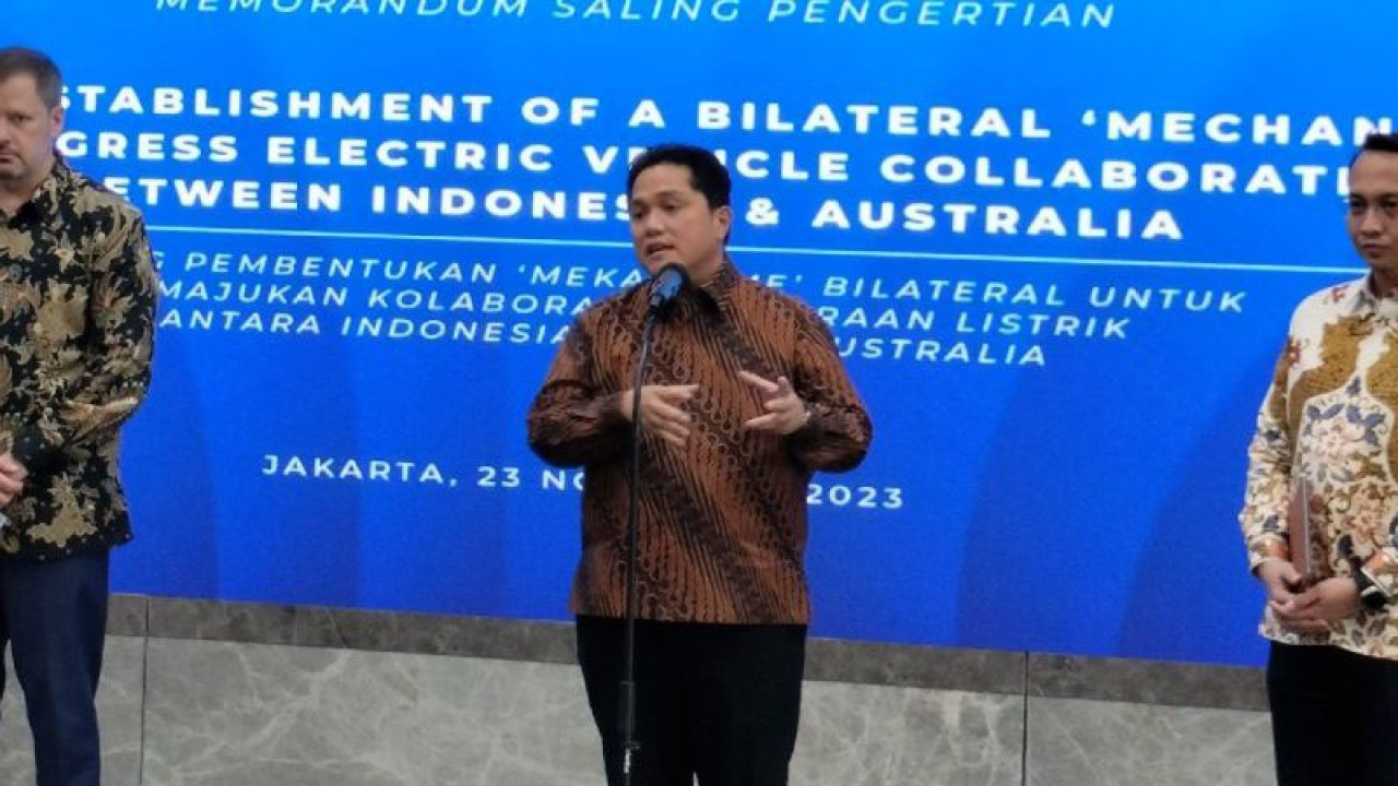 Menteri Koordinator Bidang Maritim dan Investasi Ad Interim Erick Thohir di Jakarta, Kamis (23/11/2023). ANTARA/Aji Cakti