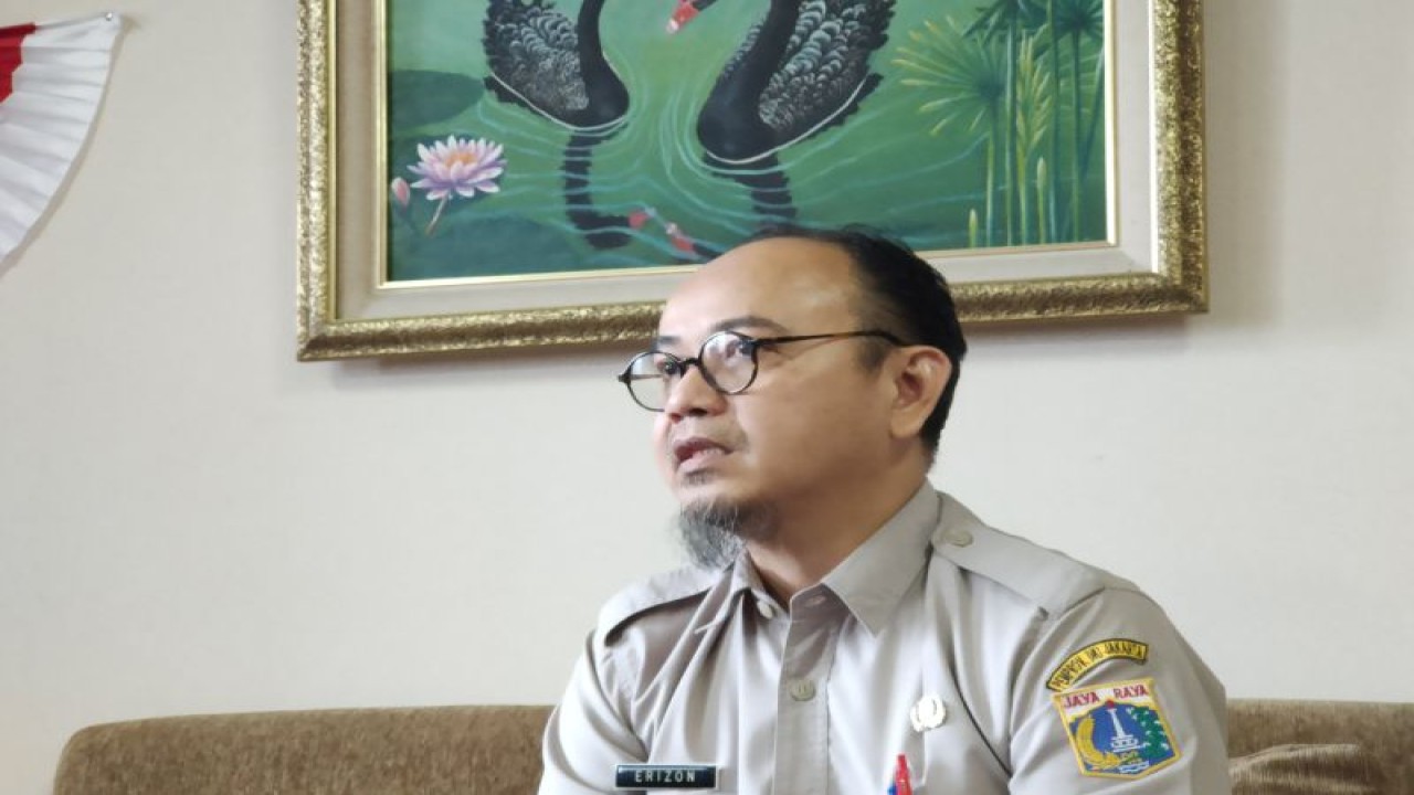 Kepala Suku Dinas Kesehatan (Kasudinkes) Jakbar Erizon Safari. ANTARA/Risky Syukur