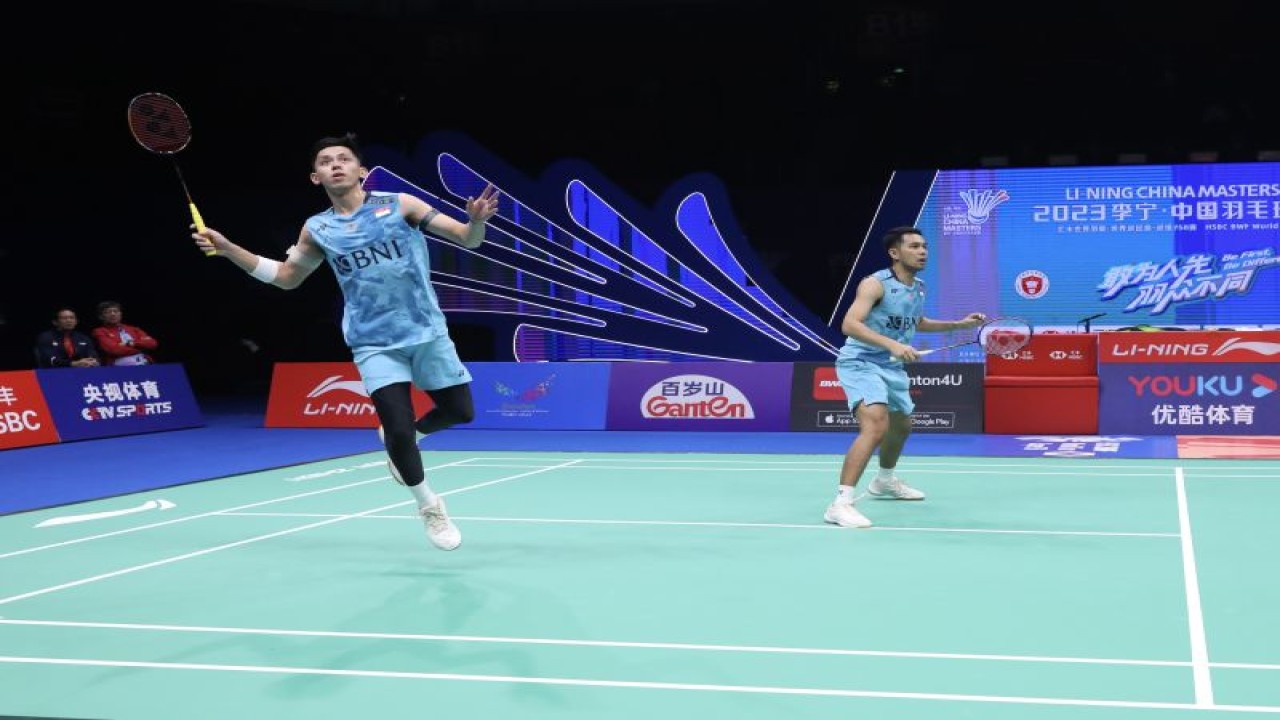Ganda putra Indonesia Fajar Alfian/Muhammad Rian Ardianto saat berlaga di babak pertama China Masters 2023 di Shenzhen, China, Rabu (22/11/2023). (ANTARA/HO/PBSI)