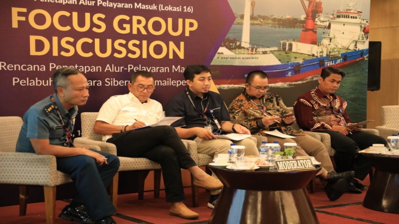 Suasana Focus Group Discussion (FGD) Rencana Penetapan Alur Pelayaran Masuk Pelabuhan Siberut/Simailepet yang diselenggarakan Direktorat Jenderal Perhubungan Laut Kemenhub di Bekasi, Jawa Barat pada Selasa (14/11/2023). (ANTARA/HO-Kemenhub)