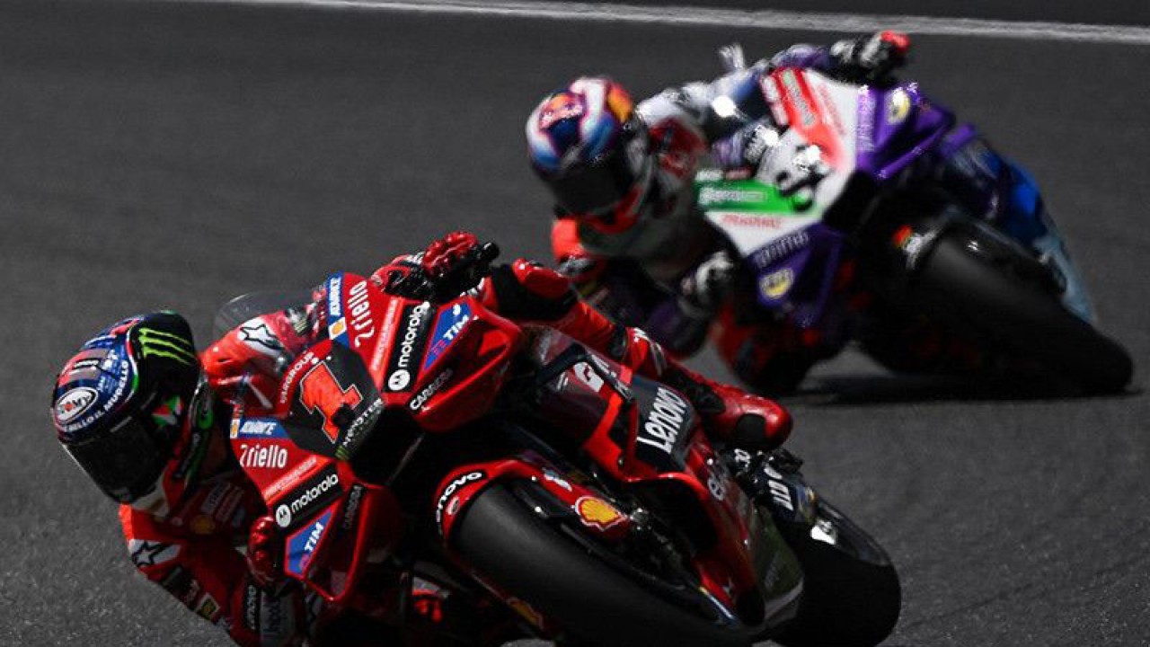 Pebalap tim Ducati Lenovo Francesco Bagnaia menjalani Grand Prix Italia, Sirkuit Mugello, Italia, Minggu (11/6/2023). ANTARA/AFP/Filippo Monteforte/aa. (AFP/FILIPPO MONTEFORTE)