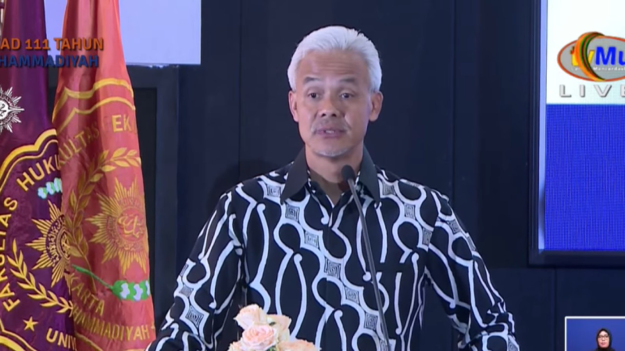 Tangkapan layar - calon presiden nomor urut 3 Ganjar Pranowo saat acara Dialog Terbuka Muhammadiyah Bersama Calon Pemimpin Bangsa di Universitas Muhammadiyah Jakarta, Kamis (23/11/2023). (ANTARA/Narda Margaretha Sinambela)