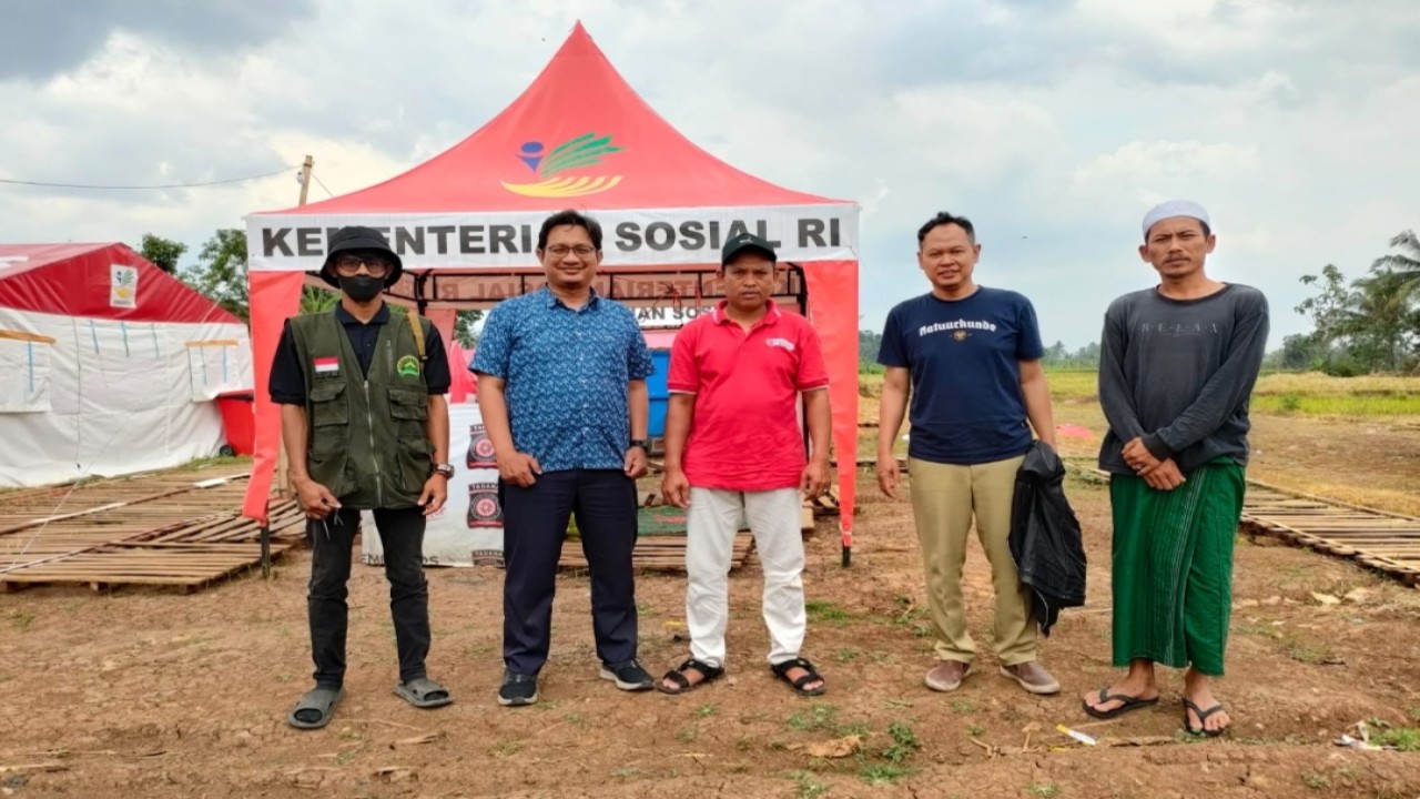 ITB kenalkan teknologi pengolahan sampah pada warga di lokasi bencana gempa Cianjur.