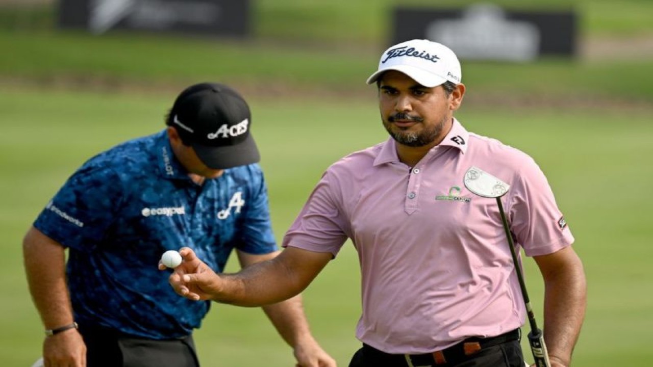 Pegolf India Gaganjeet Bhullar bermain di putaran ketiga BNI Indonesian Masters Presented by Tunas Niaga Energi 2023 di Royale Jakarta Golf Club, Jakarta, Sabtu (18/11/2023). ANTARA/HO-BNI Indonesian Masters