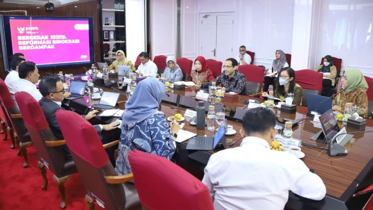 Pemerintah menargetkan pada akhir 2024 akan menuntaskan rekrutmen 1 juta guru Pegawai Pemerintah dengan Perjanjian Kerja (PPPK).  (Istimewa)