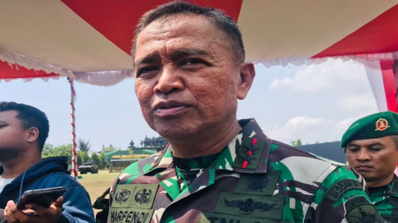 Panglima Komando Daerah Militer IX/Udayana Mayjen TNI Harfendi. ANTARA/Rolandus Nampu