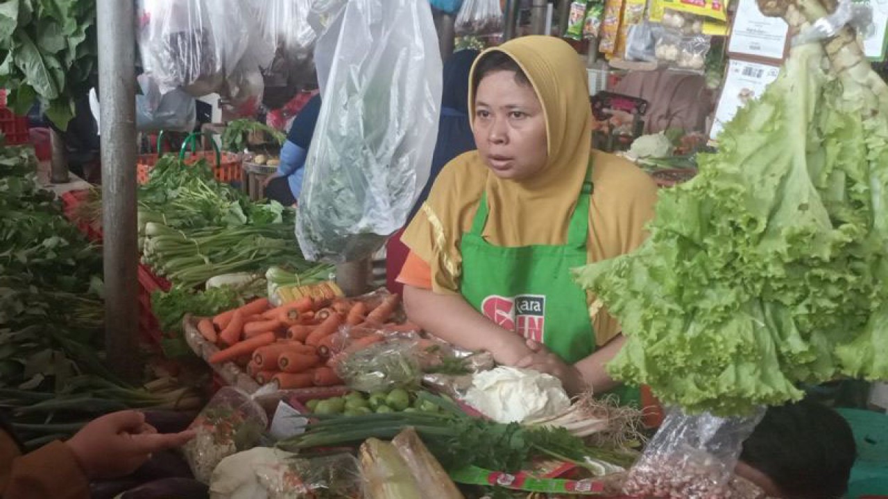 Ilustrasi - Pedagang komoditas pertanian di Pasar Manis, Purwokerto, Kabupaten Banyumas. ANTARA/Sumarwoto