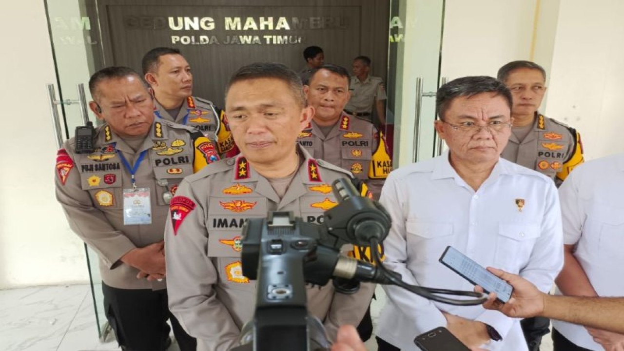 Kapolda Jatim Irjen Pol. Imam Sugianto usai Latpraops Operasi Kepolisian Terpusat Aman Bacuya 2023 di Mapolda Jawa Timur, Selasa (7/11/2023). ANTARA/HO-Bidhumas Polda Jatim
