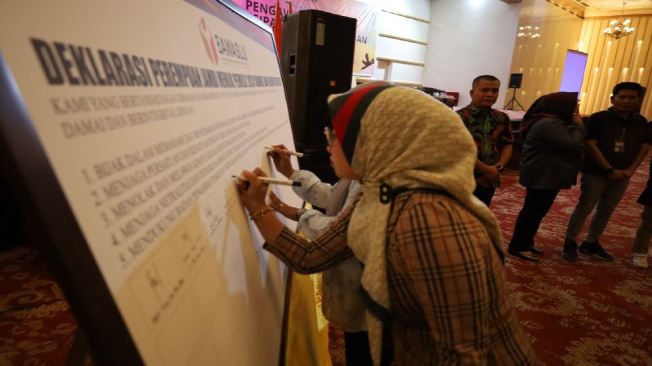 Perwakilan Perempuan di jambi dalam rangka mengawasi Pemilu 2024.(ANTARA/Ho/Deddy)