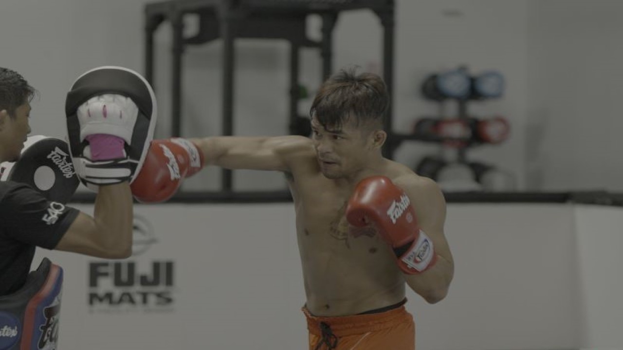 Petarung Mixed Martial Arts (MMA) atau seni bela diri campuran Indonesia Jeka Saragih saat menjalani pemusatan latihan (TC) di San Diego, California, Amerika Serikat, Minggu (05/11/2023). (ANTARA/HO-Mola)