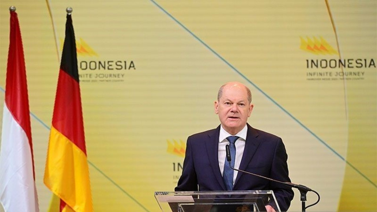 Foto arsip - Kanselir Jerman Olaf Scholz pada acara pembukaan Paviliun Indonesia di Hannover Messe 2023 yang diselenggarakan di Hall 2 Hannover Fairground, Hannover, Jerman, pada Senin, (17/4/2023). (ANTARA/HO-Sekretariat Presiden-Muchlis Jr/pri.)