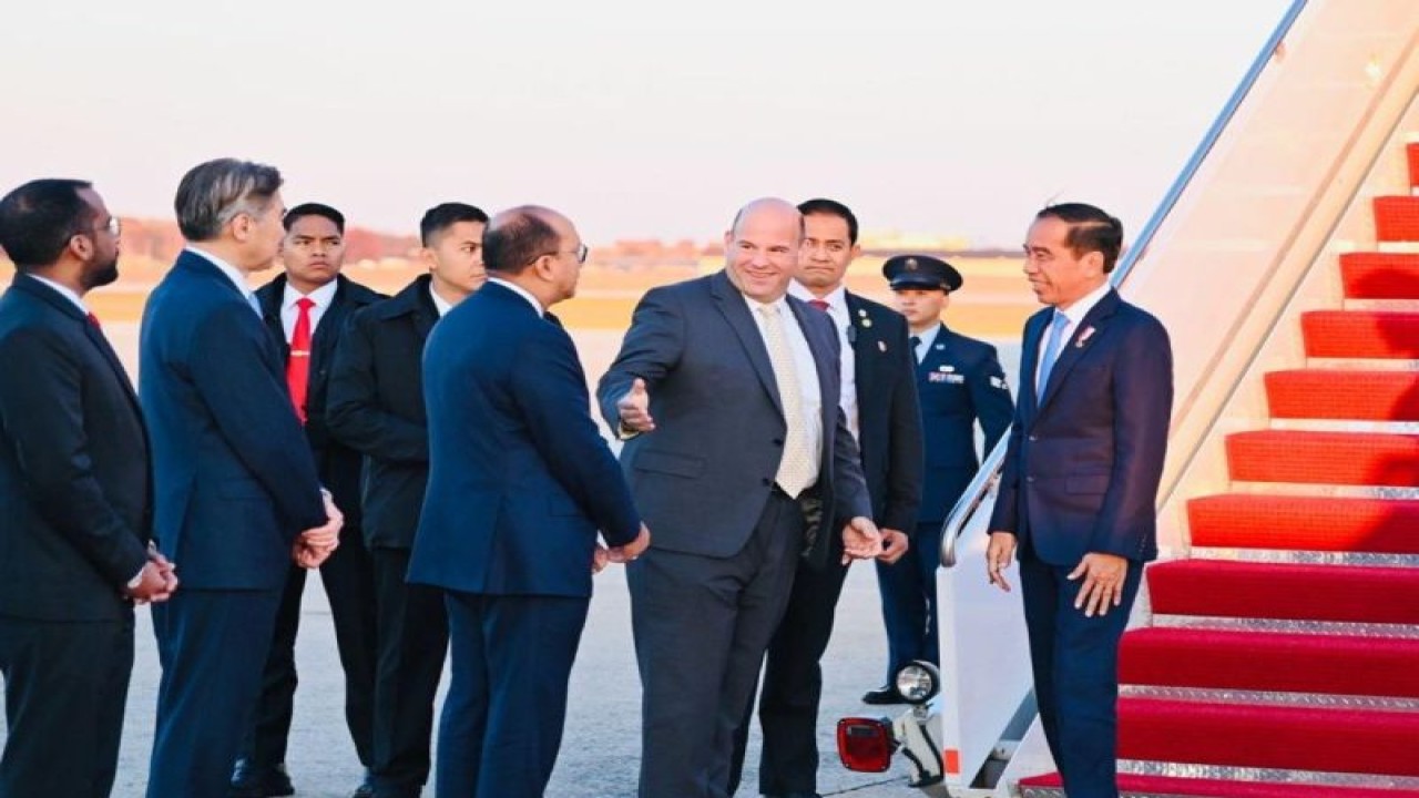 Presiden RI Joko Widodo setibanya di Washington D. C., Amerika Serikat, Minggu (12/11/2023) waktu setempat. (ANTARA/HO-Biro Pers Sekretariat Presiden)