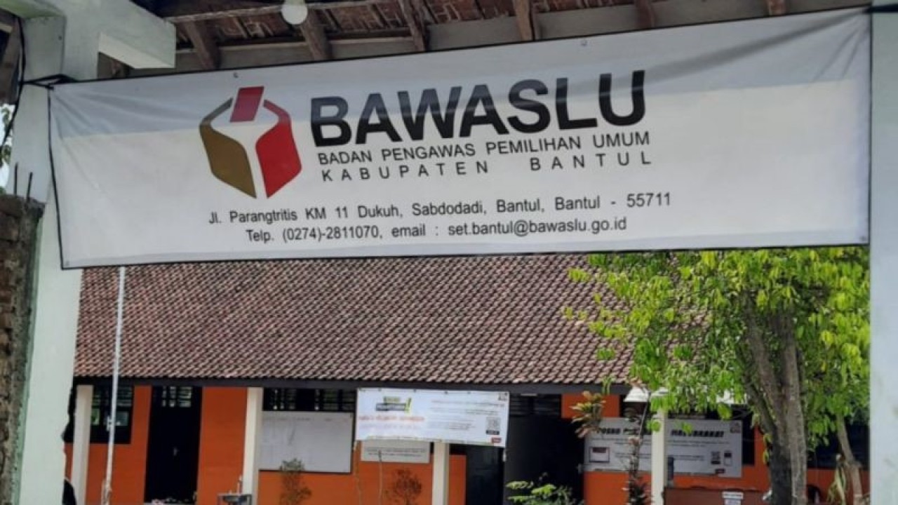 Kantor Badan Pengawas Pemilu Kabupaten Bantul, Daerah Istimewa Yogyakarta. (ANTARA/Hery Sidik)