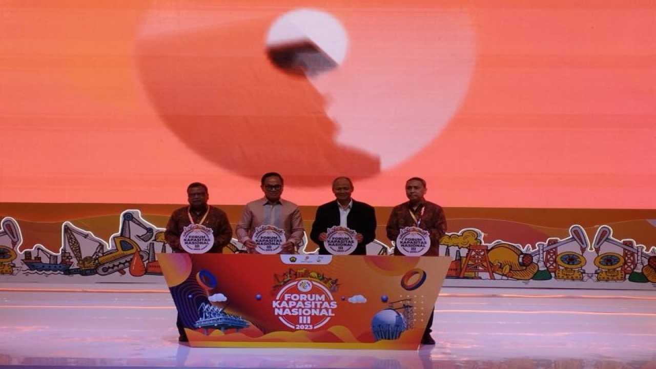 Suasana pembukaan Forum Kapasitas Nasional (Kapnas) III 2023 yang diselenggarakan SKK Migas di Balai Sidang Jakarta (JCC), Kamis (23/11/2023). ANTARA/Benardy Ferdiansyah