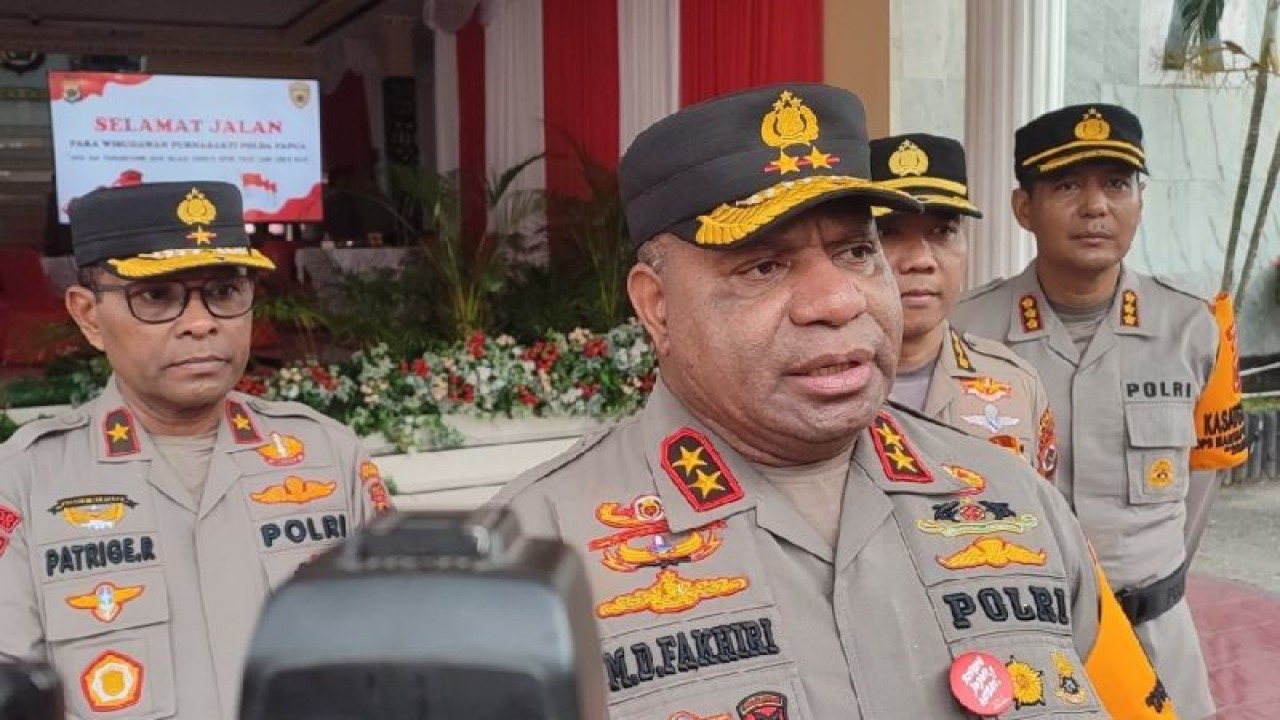 Kapolda Papua Irjen Pol Mathius Fakhiri. ANTARA/Evarukdijati.