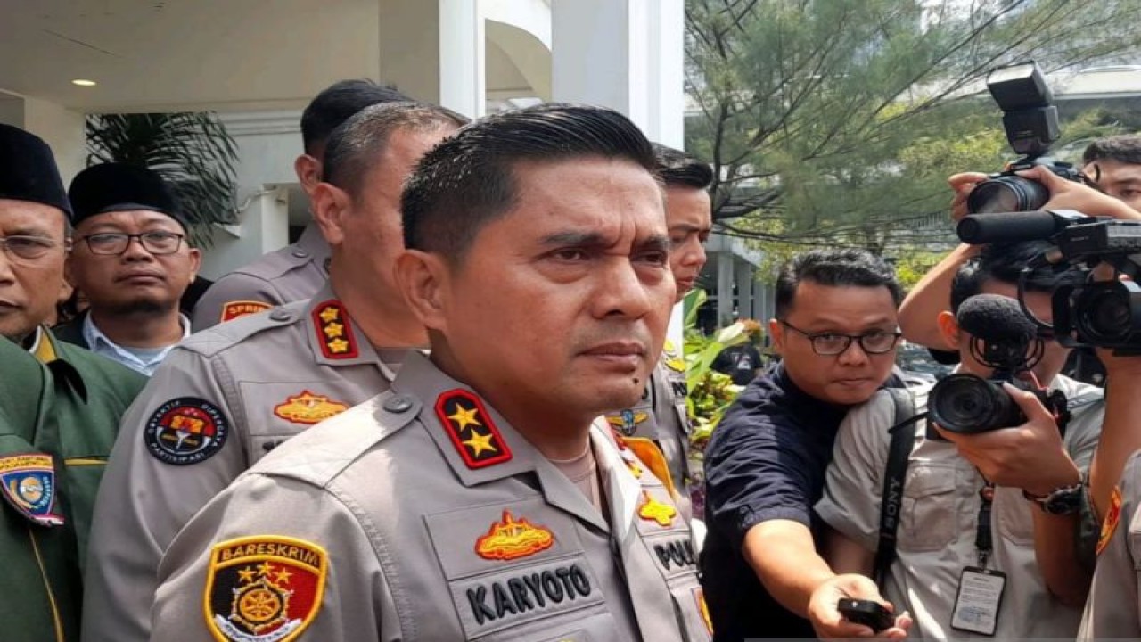 Kapolda Metro Jaya Irjen Pol Karyoto saat ditemui di Polda Metro Jaya, Jakarta, Senin (13/11/2023). ANTARA/Ilham Kausar
