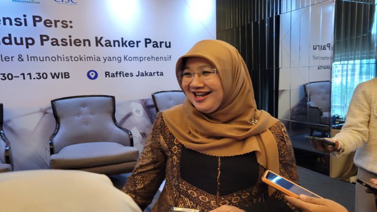 Kepala Biro Komunikasi dan Pelayanan Publik Kemenkes Siti Nadia Tarmizi saat ditemui di Jakarta, Selasa (28/11/2023). (ANTARA/Sean Muhamad)