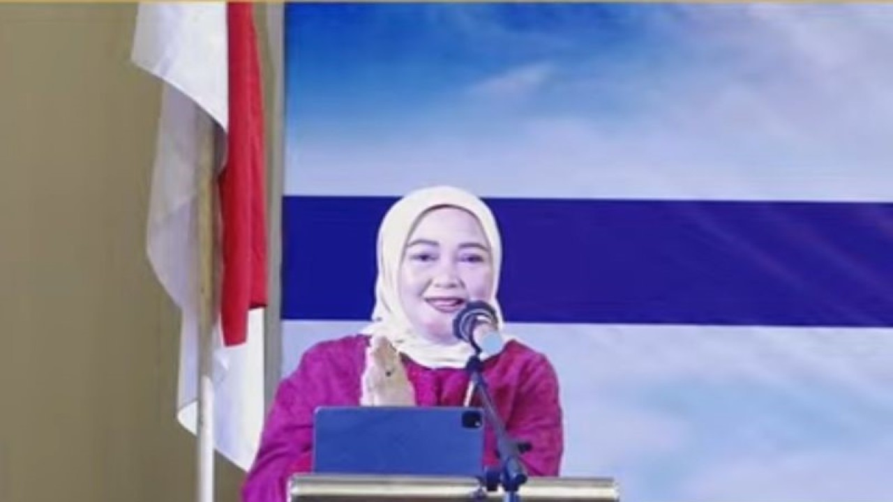 Tangkapan layar Direktur Informasi dan Komunikasi Perekonomian dan Kemaritiman Ditjen Informasi dan Komunikasi Publik Kemenkominfo Septriana Tangkary dalam diskusi hibrid, Selasa (7/11/2023). (ANTARA/Livia Kristianti)