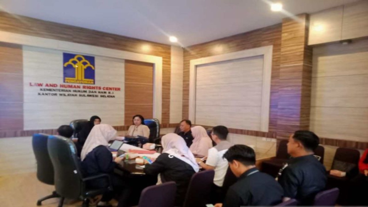 Tim Perancang UU Kanwil Kemenkumham Sulsel menggelar rapat harmonisasi produk hukum daerah di Makassar. ANTARA/HO-Kemenkumham Sulsel