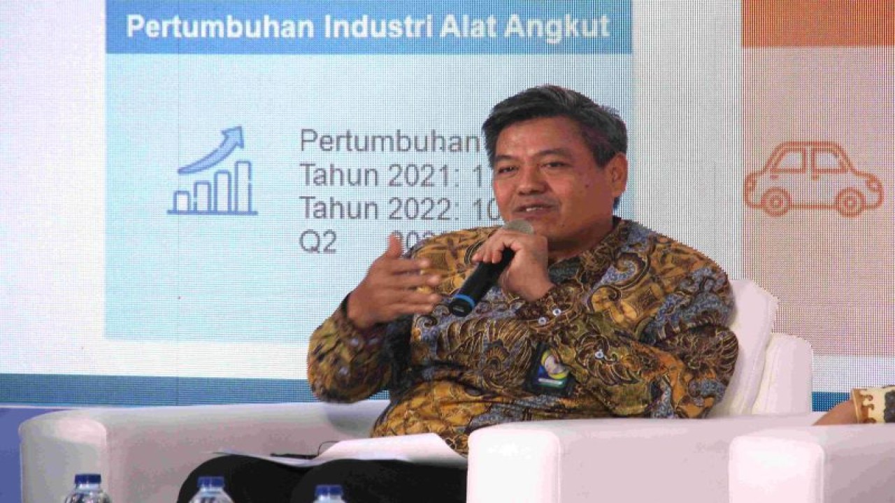 Plt. Sekretaris Jenderal Kementerian Perindustrian, Putu Juli Ardika mewakili Menteri Perindustrian pada acara talk show yang bertema “Percepatan Ekosistem Kendaraan Listrik di Indonesia” di Jakarta, Rabu (18/10/2023). ANTARA/HO-Kementerian Perindustrian.
