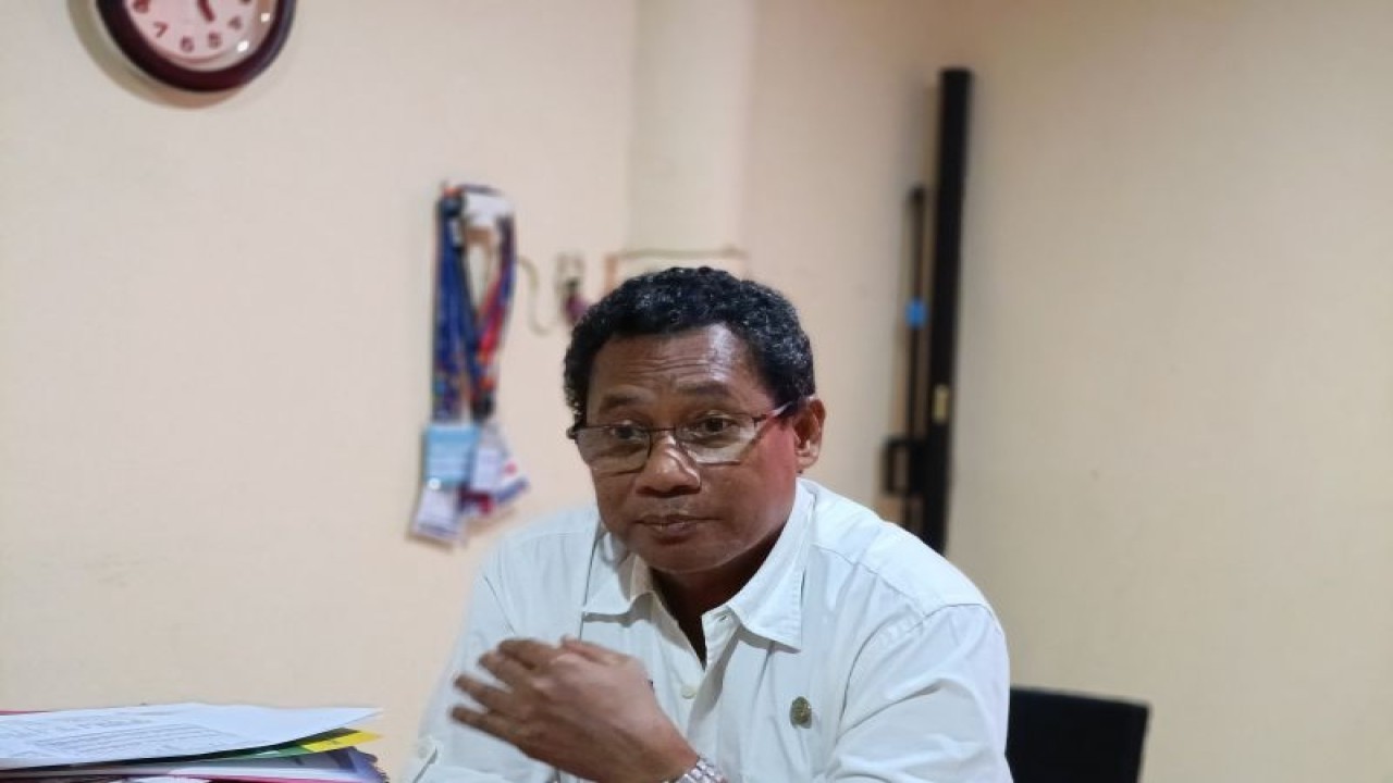 Kepala Balai Pencegahan dan Pengendalian AIDS, Tuberkulosis, dan Malaria Dinas Kesehatan Papua Berry Wopari. (ANTARA/Ardiles Leloltery)