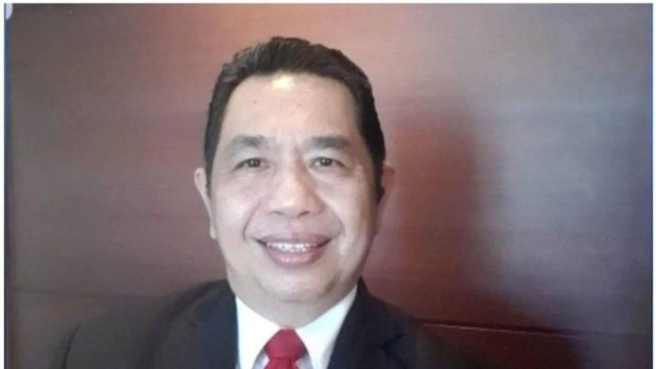 Kepala Dinas Perindustrian dan Perdagangan (Disperindag) Sulut Daniel Mewengkan, di Manado, Kamis (30/11/2023). ANTARA/Nancy L Tigauw.