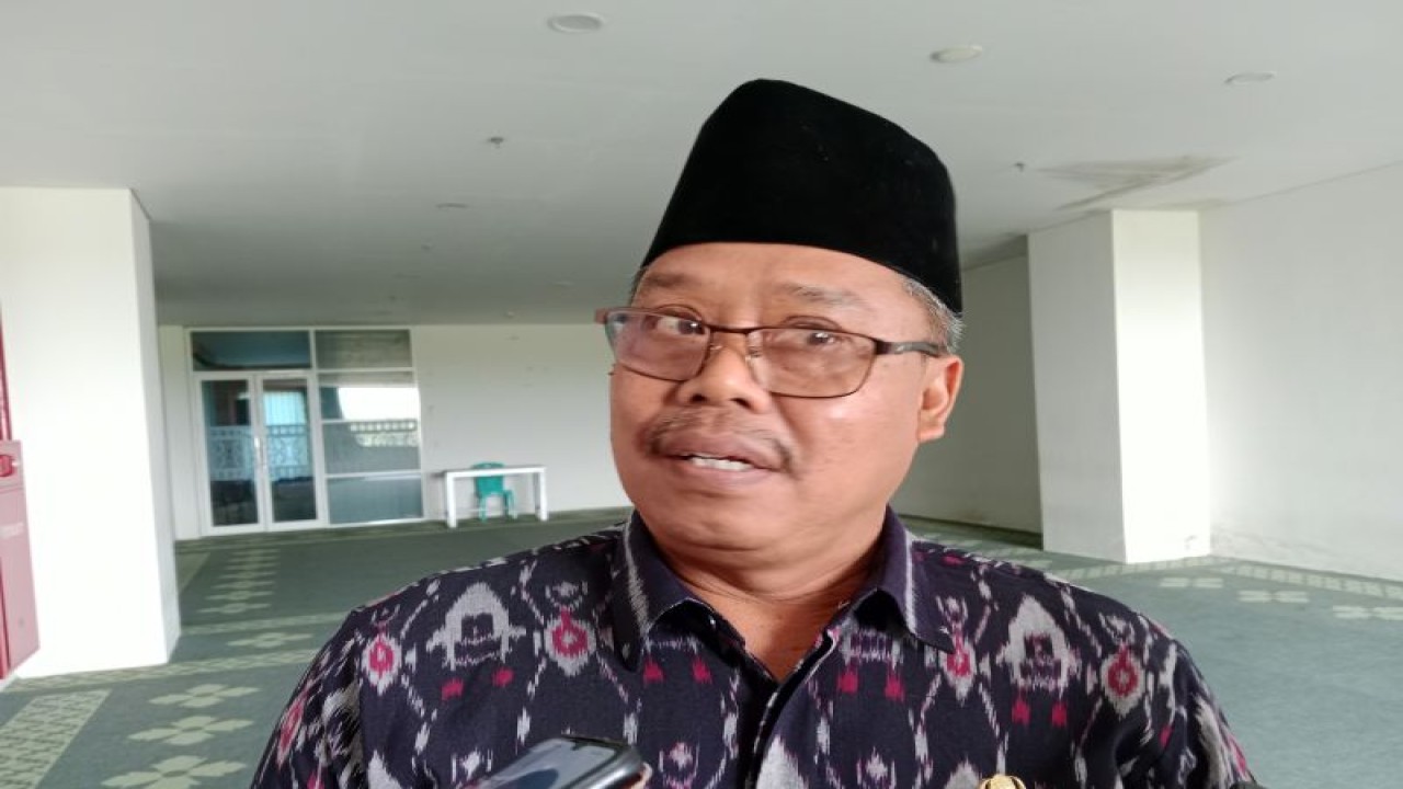 Kepala Perpustakaan dan Arsip Daerah Kabupaten Lombok Tengah, Provinsi NTB, Lalu Muliawan (ANTARA/Akhyar Rosidi)