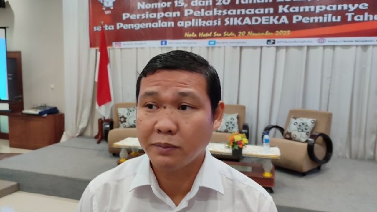 Ketua KPU Kota Bengkulu Rayendra Firasad. ANTARA/Anggi Mayasari