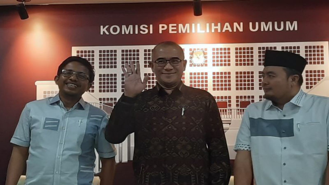 Ketua KPU RI Hasyim Asy'ari dalam konferensi pers penetapan pasangan calon presiden dan wakil presiden Pemilu 2024 di Kantor KPU RI, Jakarta, Senin (13/11/2023). ANTARA/Narda Margaretha Sinambela.