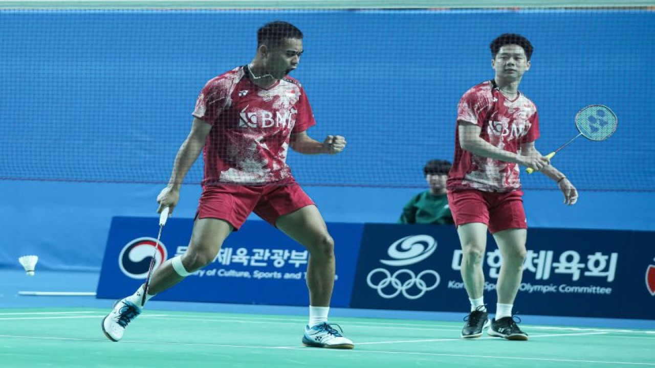 Ganda putra Kevin Sanjaya Sukamuljo/Rahmat Hidayat saat berlaga pada babak 32 besar Korea Masters 2023 di Gwangju, Korea Selatan, Selasa. (ANTARA/HO-PP PBSI)