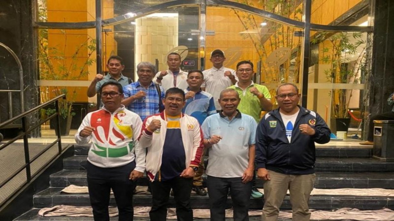 Para Ketua KONI se-Sumatera melaksanakan rapat menetapkan Provinsi Kepri jadi tuan rumah Porwil XII 2027 di Pekanbaru, Riau, Minggu (5/11/2023). (ANTARA/HO-Humas KONI Kepri)