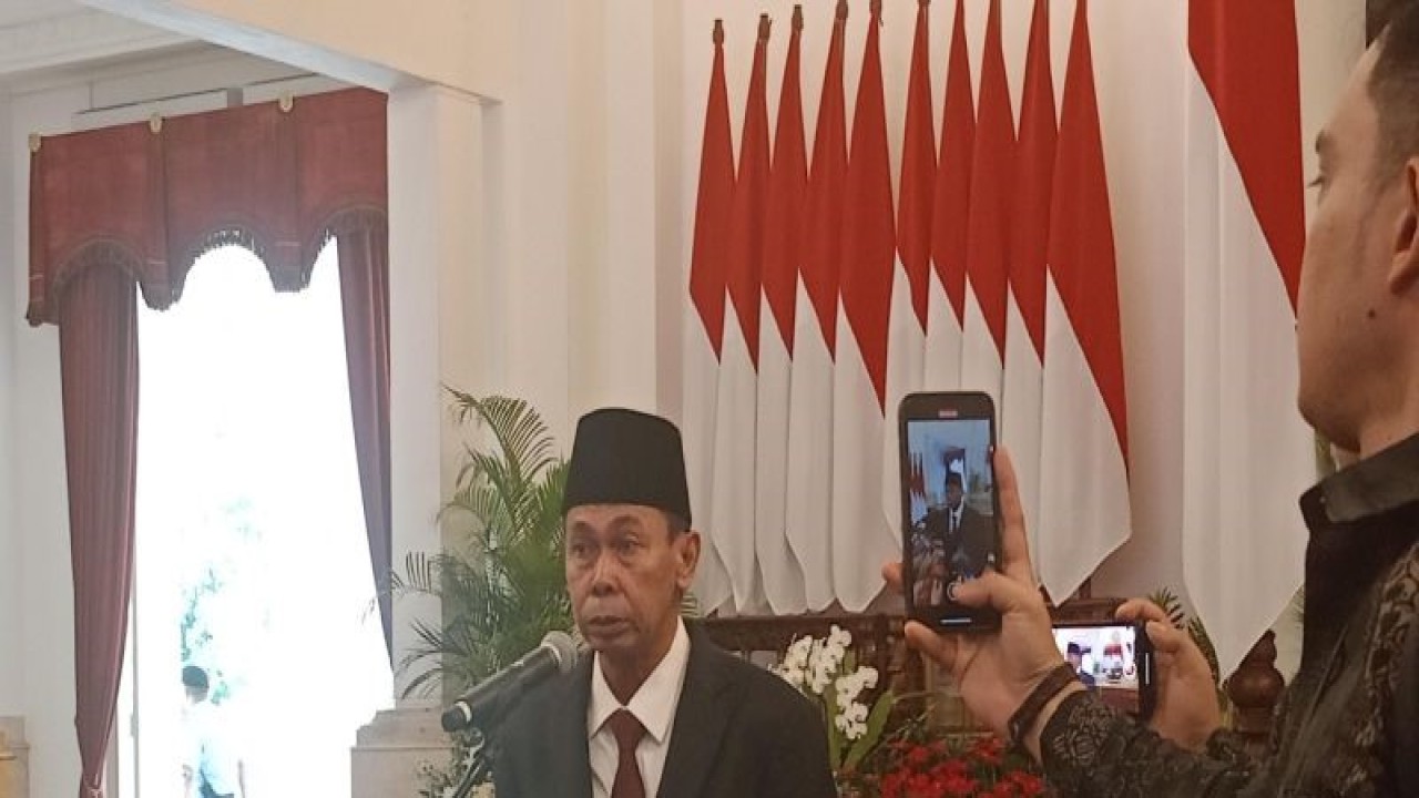 Ketua KPK sementara Nawawi Pomolango memberikan keterangan kepada wartawan di Istana Negara, Jakarta, Senin (27/11/2023). ANTARA/Rangga Pandu Asmara Jingga