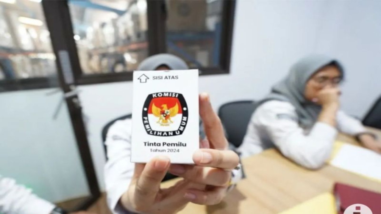 Komisi Pemilihan Umum (KPU) DKI tengah memastikan kebutuhan tinta tersedia untuk pelaksanaan Pemilu 2024 di Jakarta, Senin (16/10/2023). ANTARA/HO-KPU DKI