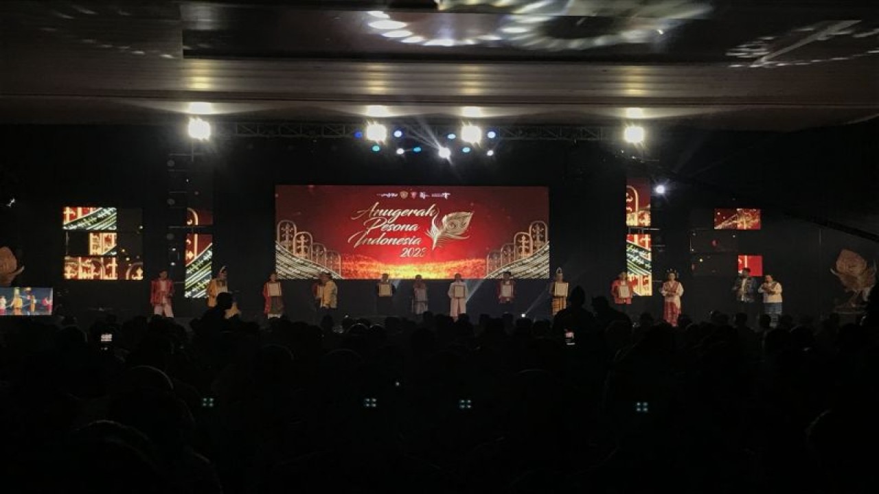 Malam puncak Anugerah Pesona Indonesia (API) award 2023, di Ambon, Rabu malam. (ANTARA/Winda Herman)