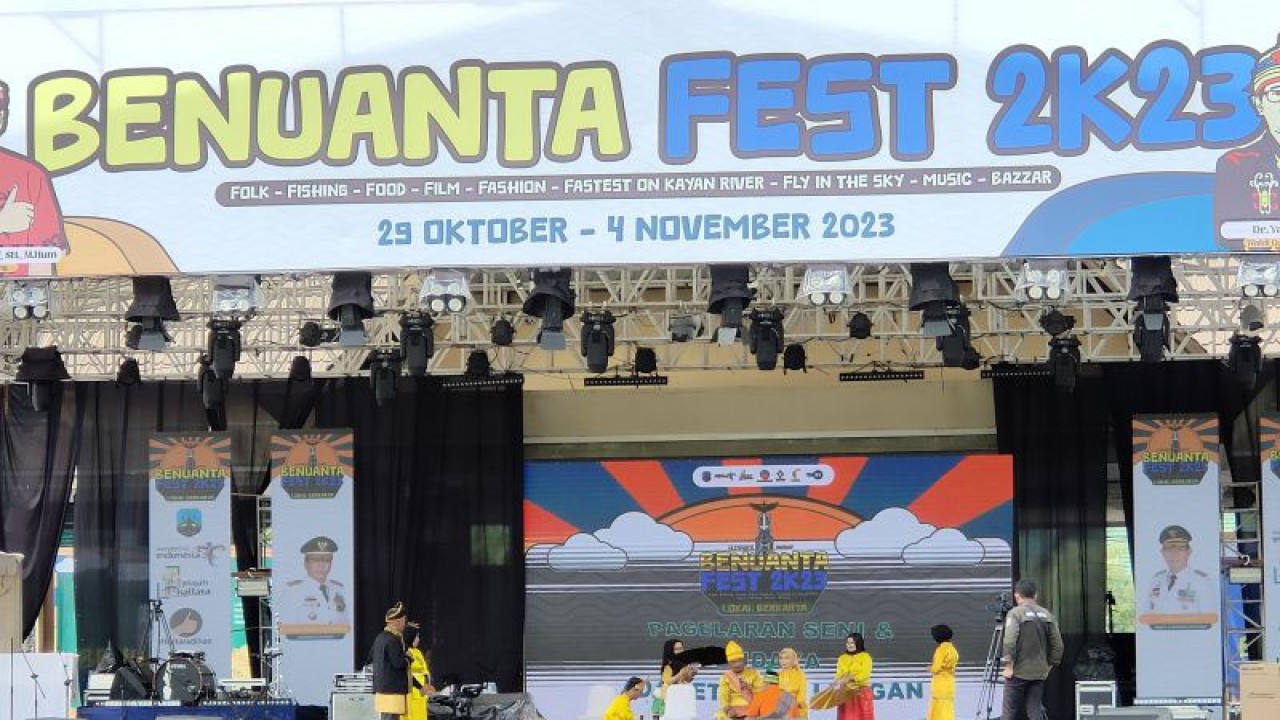 Ilustrasi - Pertunjukan seni drama "Mamanda" khas Suku Bulungan pada Benuanta Fest pada Oktober 2023 di Tanjung Selor, Kabupaten Bulungan, Kalimantan Utara. (ANTARA/Muh. Arfan)