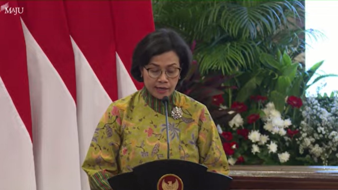 Menteri Keuangan (Menkeu) Sri Mulyani Indrawati berbicara dalam acara Penyerahan Daftar Isian Pelaksanaan Anggaran (DIPA) dan Buku Alokasi Transfer Ke Daerah Tahun Anggaran 2024 di Jakarta, Rabu (29/11/2023). ANTARA/Martha Herlinawati Simanjuntak
