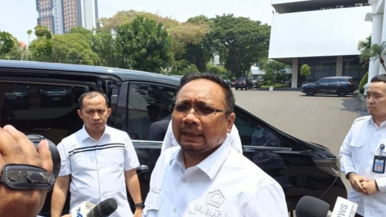 Menteri Agama Yaqut Cholil Qoumas saat ditemui di Istana Kepresidenan Jakarta, Senin (6/11/2023). ANTARA/Indra Arief Pribadi