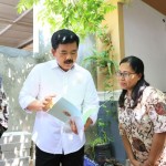 Menteri ATR serahkan sertifikat tanah PTSL "door to door"-1698907775