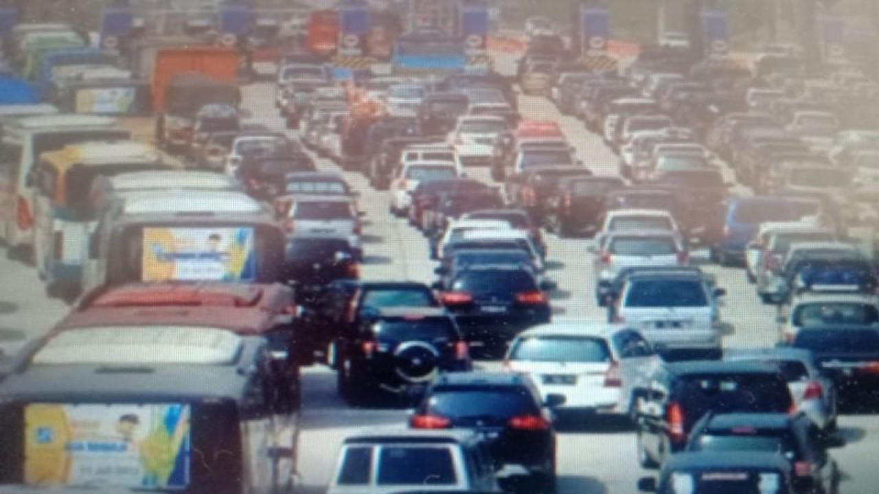 Dokumentasi - Masyarakat saat mudik menggunakan kendaraan pribadi dan bus. ANTARA/HO-Ditjen Hubdat , Kemenhub.