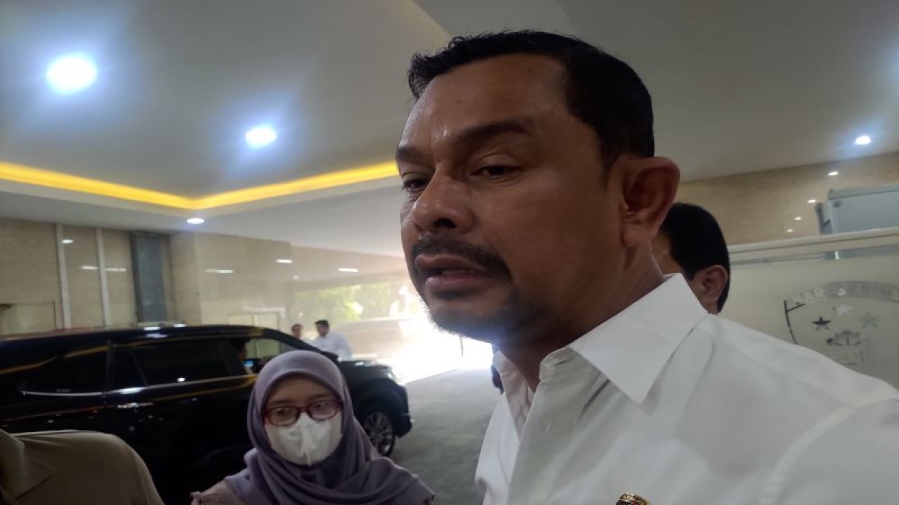 Direktur Tindak Pidana Narkoba (Dirtipid Narkoba) Bareskrim Polri Brigjen Mukti Juharsa saat diwawancara media di Bareskrim Polri, Jakarta pada Senin (21/11/2023). ANTARA/Hendri Sukma Indrawan