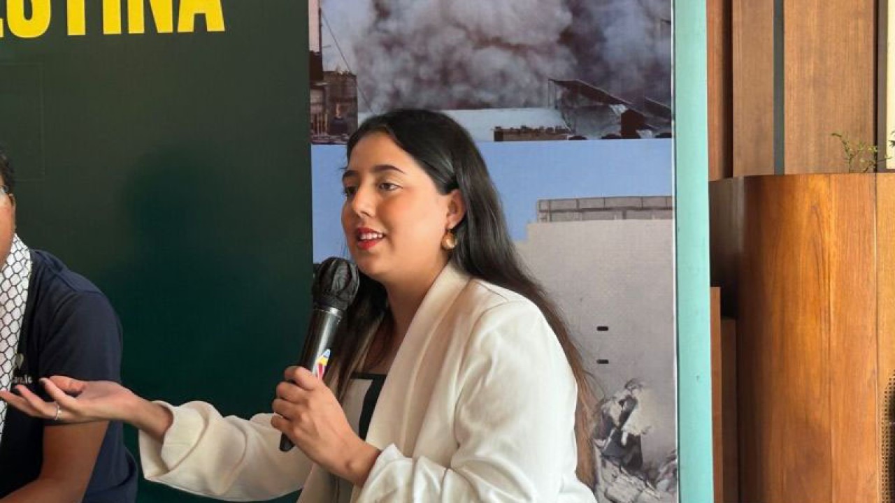 Pembuat konten Nessie Judge saat ditemui dalam acara bincang-bincang di kawasan Senayan, Jakarta Pusat, Kamis (16/11/2023). (ANTARA/Vinny Shoffa Salma)