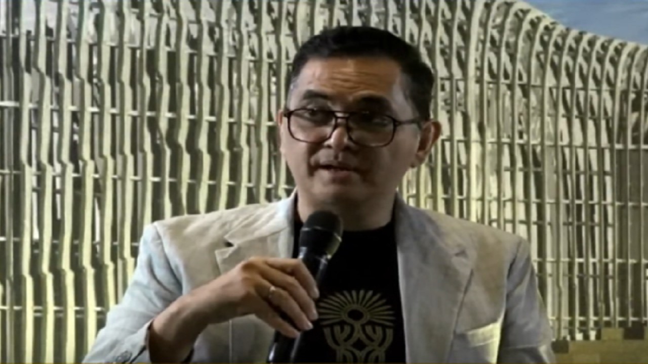 Tangkapan layar - Juru Bicara OIKN Troy Pantouw dalam seminar daring di Jakarta, Jumat (10/11/2023). ANTARA/Aji Cakti