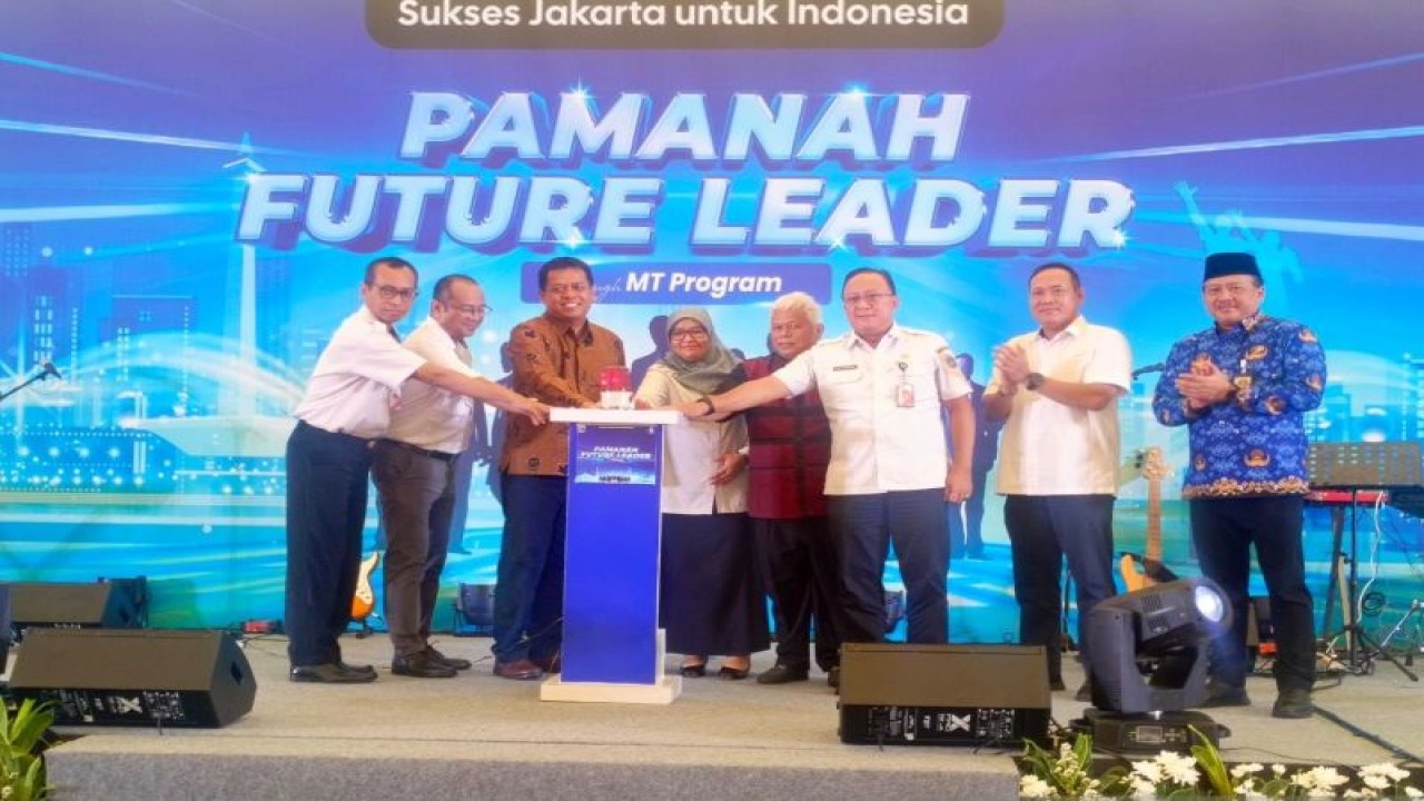 Sekretaris Daerah DKI Jakarta Joko Agus Setyono saat membuka program "Management Trainee PAM Jaya" di Jakarta International Velodrome, Jakarta Timur, Rabu (22/11/2023). ANTARA/HO-Perumda PAM Jaya