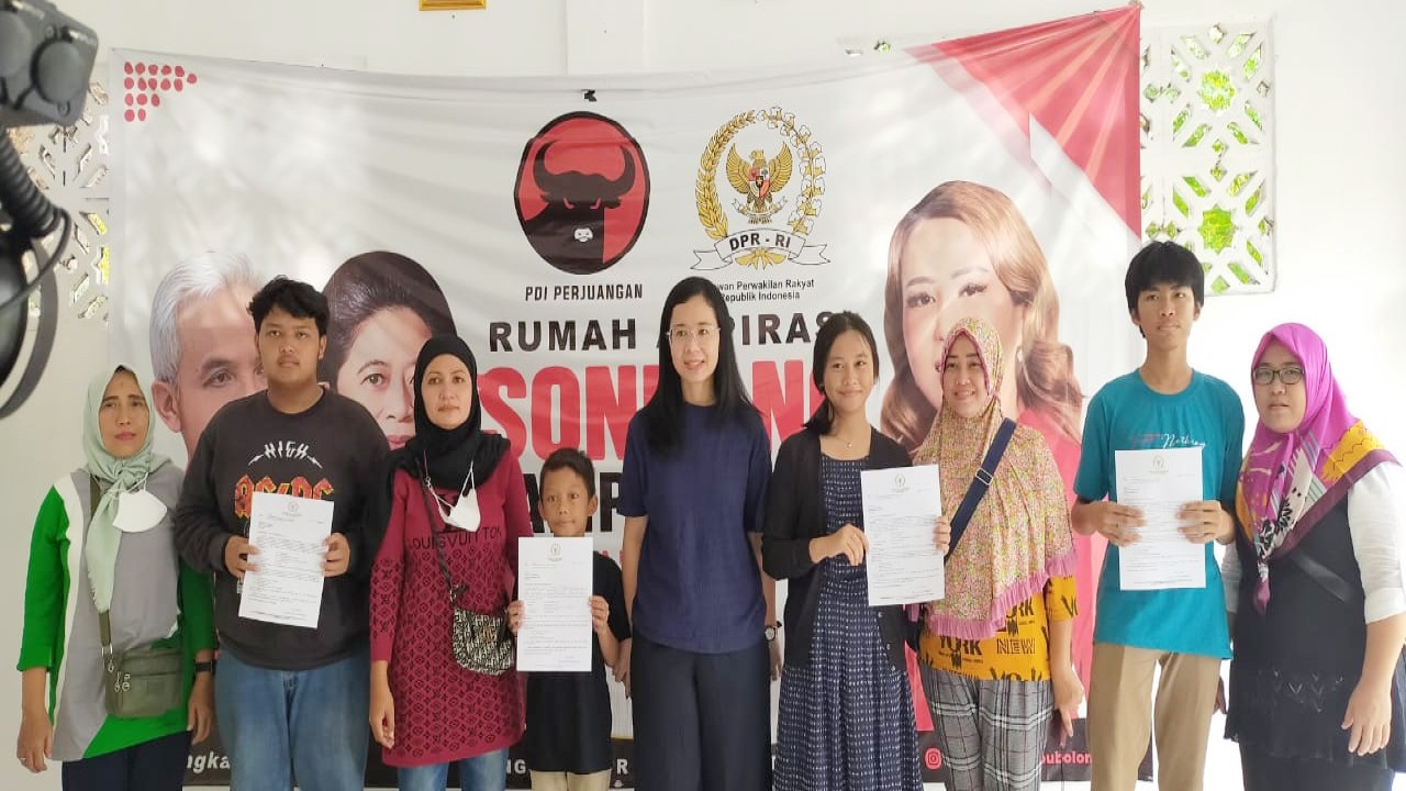 Para siswa penerima beasiswa Program Indonesia Pintar (PIP) yang diinisiasi PDI Perjuangan. (foto: Wira Ginting)