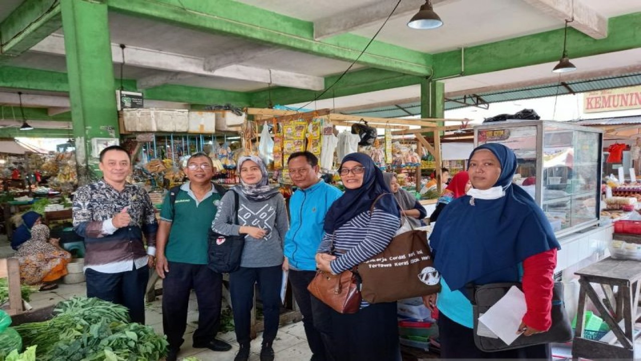 Pasar Kemuning, Kota Baru, Pontianak, Kalbar, menjadi sasaran Program PAS Aman. ANTARA/Dedi