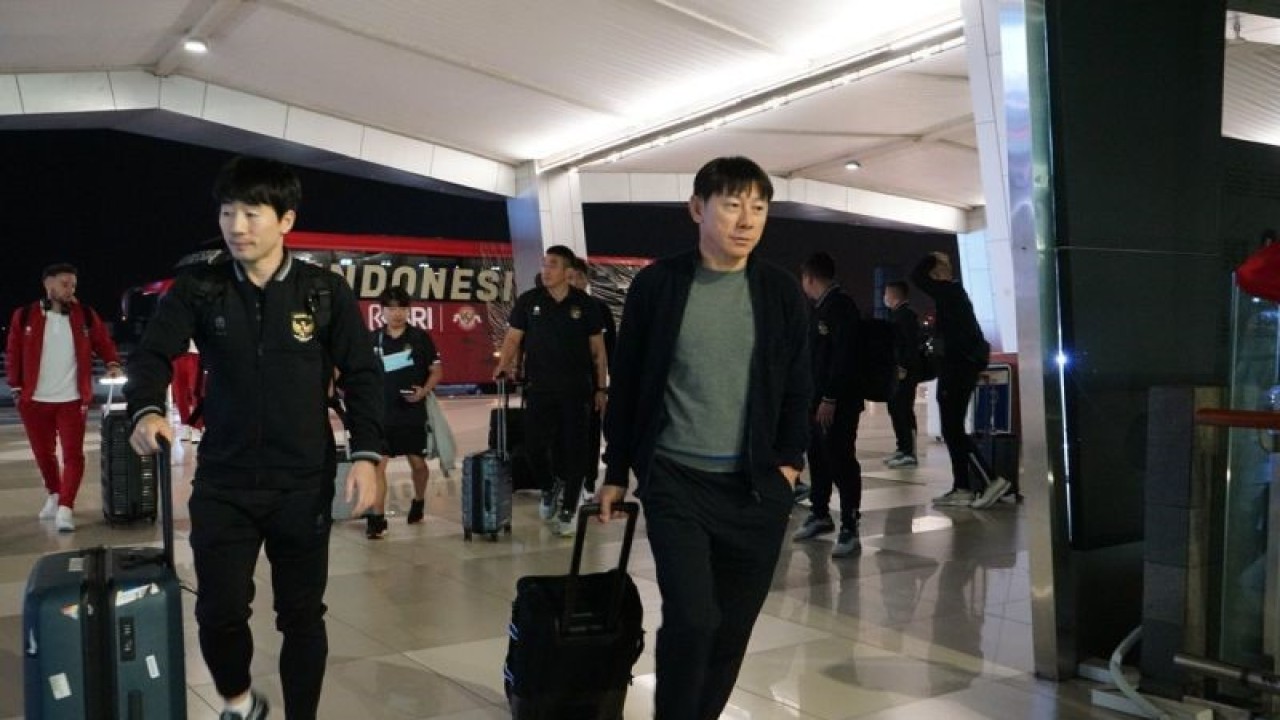 Pelatih timnas Indonesia Shin Tae-yong (kanan) (ANTARA/Ho/PSSI)