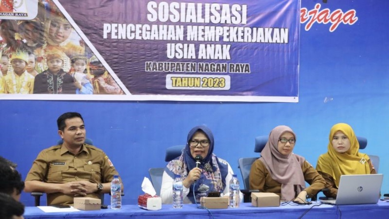 pemerintah Kabupaten Nagan Raya, Provinsi Aceh, melakukan sosialisasi pencegahan memperkerjakan anak usia di bawah umur, di Aula DPMG Kompleks Perkantoran Suka Makmue, Selasa (31/10/2023). (ANTARA/HO)