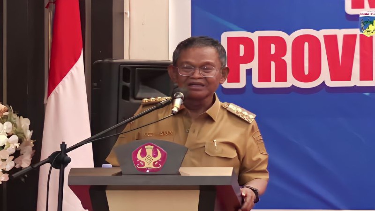 Gubernur Sulteng Rusdy Mastura menyampaikan sambutan pada kunjungan kerja di Universitas Tadulako, Palu, Senin (27/11/2023). (ANTARA/HO-Dokumentasi Pemprov Sulteng)